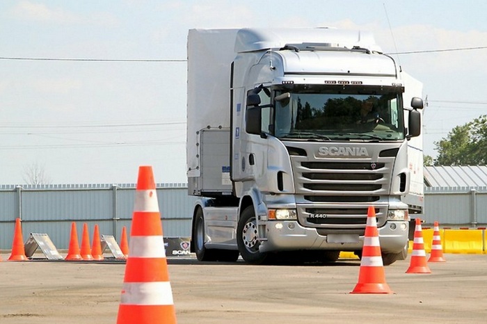 Обучение на категорию CE в Донецке